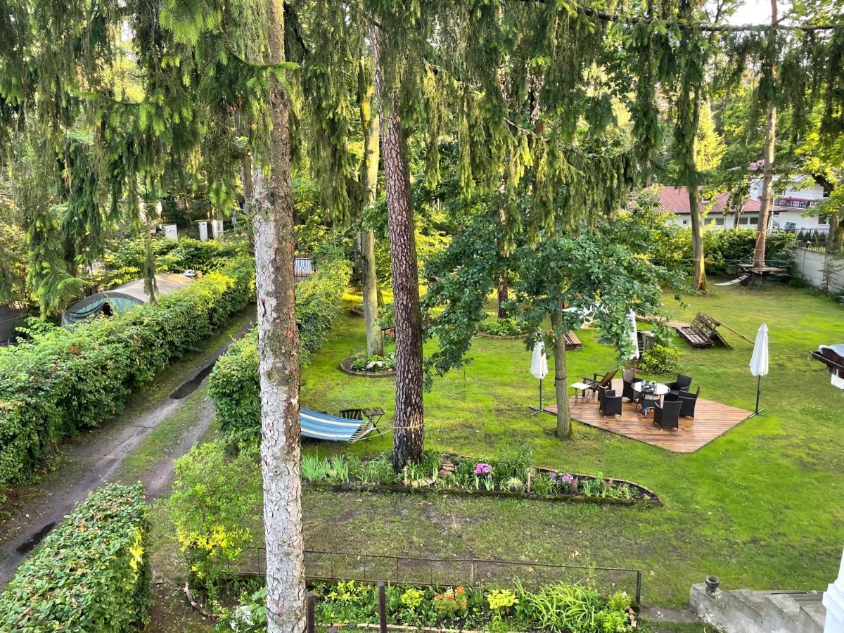 Willa Dina Milanowek Exteriér fotografie